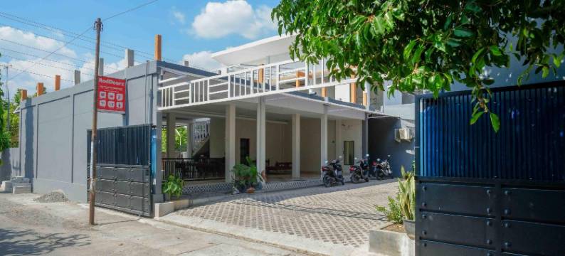 红多兹酒店-近布洛拉克里多索诺体育场(Reddoorz Near Stadion Kridosono Blora)图片