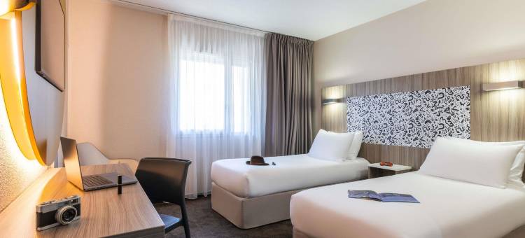 里昂狼峡谷宜必思尚品蓝宝石(Ibis Styles Lyon Gorge de Loup Saphir)图片