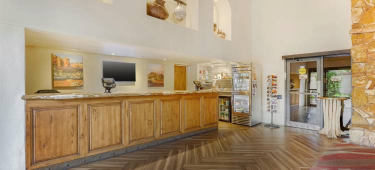 阿罗约罗布莱奥尔湖畔贝斯特韦斯特优质套房酒店(Best Western Plus Arroyo Roble Hotel  Creekside Villas)图片