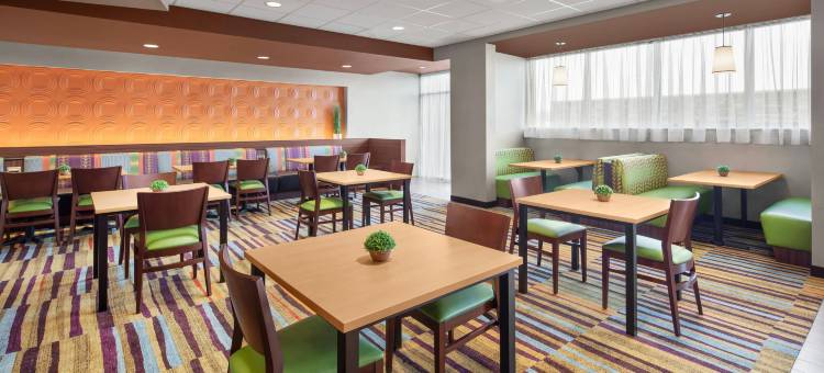 波普勒布拉夫万枫酒店及套房(Fairfield Inn & Suites Poplar Bluff)图片