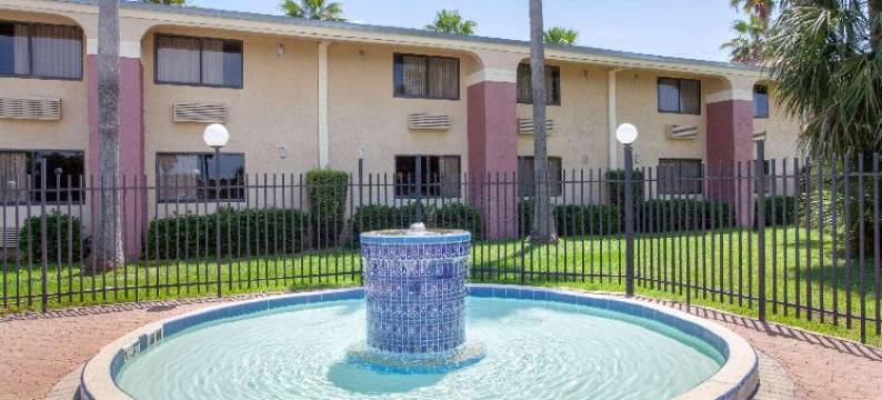 达文波特奥兰多南华美达酒店(Ramada by Wyndham Davenport Orlando South)图片