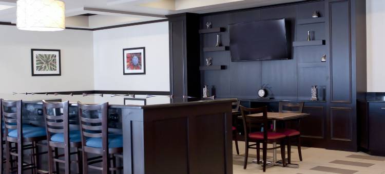 艾奥瓦安克尼 - 艾奥瓦德梅因拉昆塔温德姆套房酒店(La Quinta Inn & Suites by Wyndham Ankeny IA / Des Moines IA 2402 SE Tones Dr., Ankeny, Io)图片