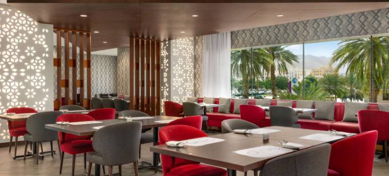 马斯喀特-阿尔古布拉华美达安可酒店(Ramada Encore by Wyndham Muscat Al-Ghubra)图片