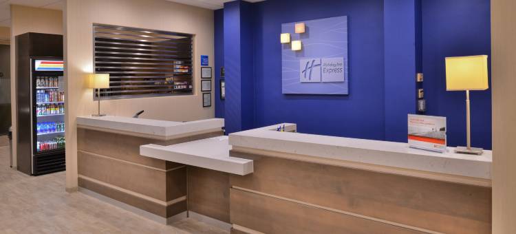 智选假日套房酒店帕萨迪纳的科罗拉多大道。(Holiday Inn Express & Suites Pasadena - Los Angeles)图片