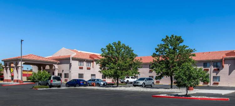 阿尔伯克基北凯艺套房酒店-近气球嘉年华公园(Quality Inn & Suites Albuquerque North near Balloon Fiesta Park)图片