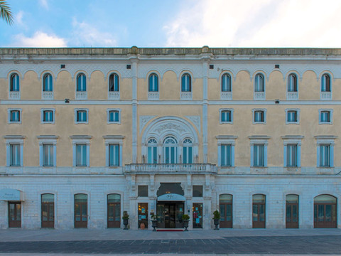 阿尔伯格国际大酒店