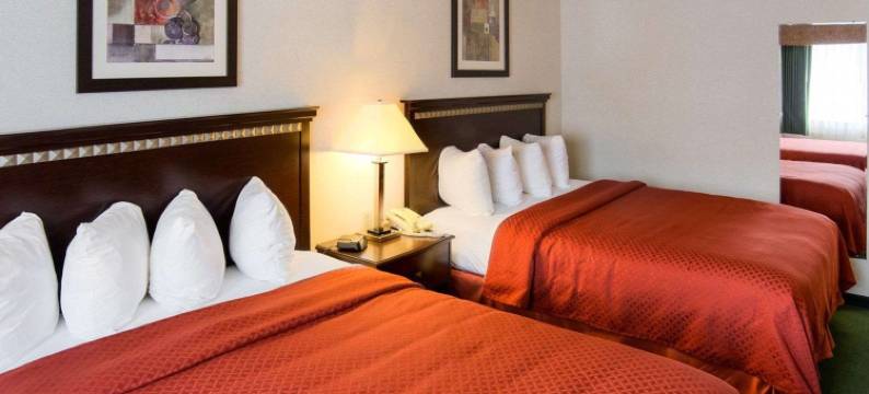 诺顿商场和国家体育中心凯艺酒店(Quality Inn Near Northtown Mall & National Sports Center)图片