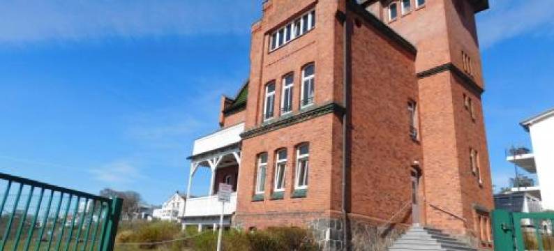 Seelotsenstation Sassnitz Mit Hafenblick by Unsere Urlaubszeit图片
