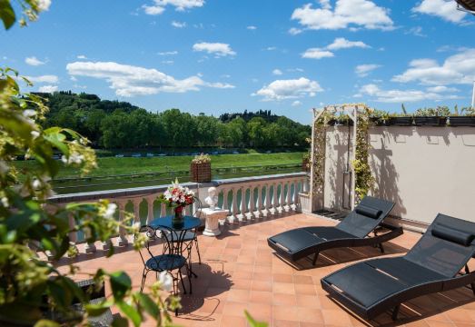 Hotel Lungarno Vespucci 50Hotel Overview