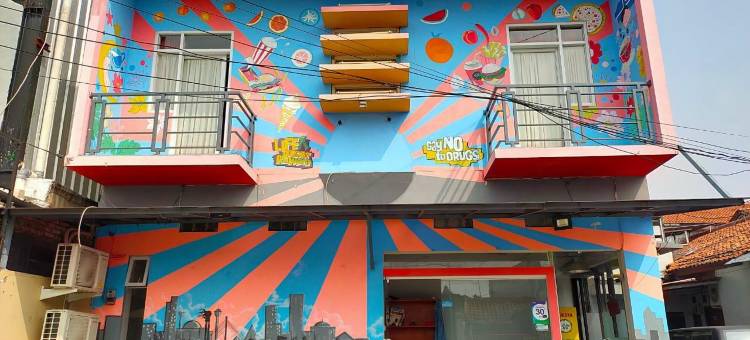 布迪旅馆和食品站(Budi House & Food Station)图片