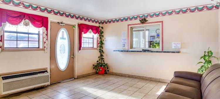 OYO 阿肯色鲍尔德诺布公路酒店(近瑟西县)(OYO Hotel Bald Knob Near Searcy AR)图片