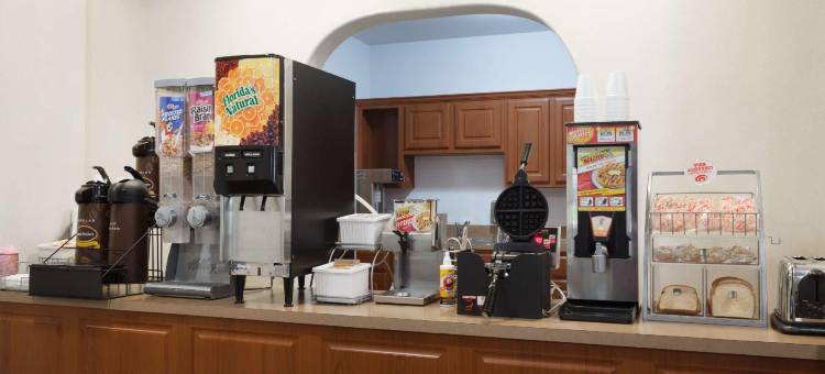 亨茨维尔速8酒店(Super 8 by Wyndham Huntsville)图片