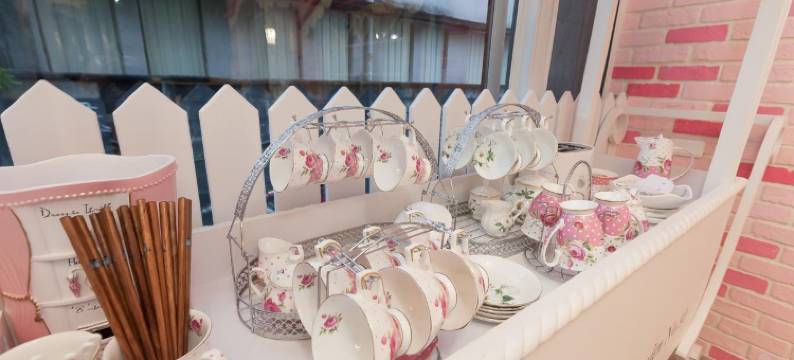 幸福加油站電梯民宿图片