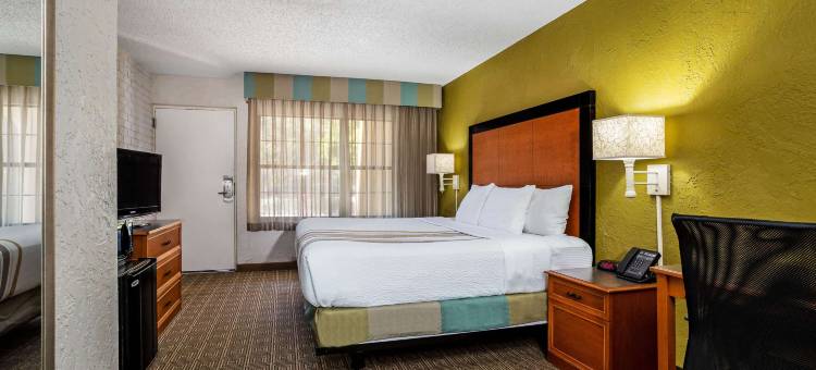 拉昆塔温德姆酒店-坦帕机场体育场西岸(La Quinta Inn Tampa Airport Stadium Westshore)图片