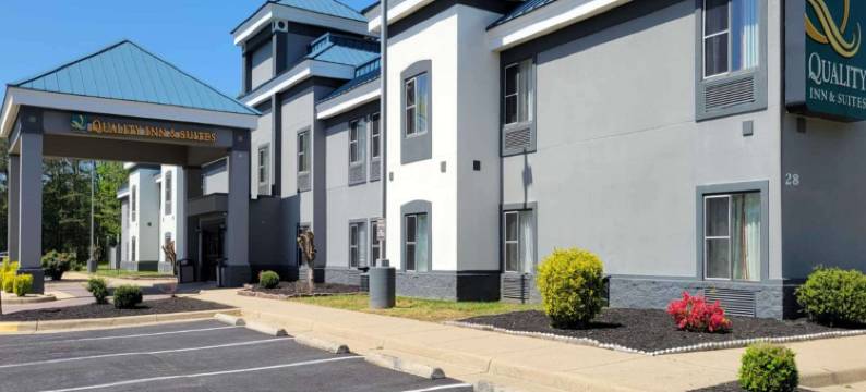 匡蒂科凯艺套房酒店(Quality Inn & Suites Quantico)图片