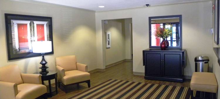 休斯顿北 I-45 郊区套房酒店(Suburban Studios Houston North I-45)图片