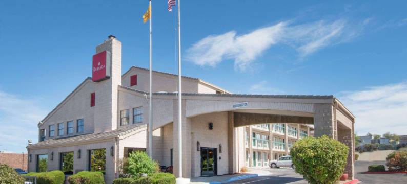 阿尔伯克基机场华美达酒店(Ramada by Wyndham Albuquerque Airport)图片