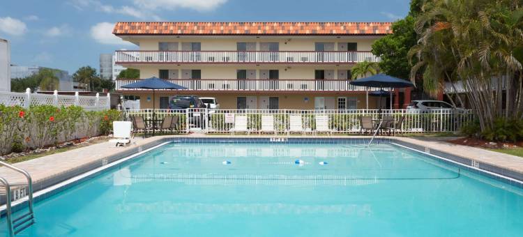萨拉索塔美吟酒店(Baymont by Wyndham Sarasota)图片