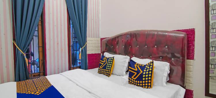 O酒店普特里伊斯兰旅馆靠近SPBU林博潘长(Hotel O Putri Guest House Syariah Near Spbu Rimbo Panjang)图片