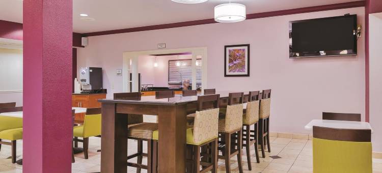 图莱里拉昆塔温德姆套房酒店(La Quinta Inn & Suites by Wyndham Tulare)图片