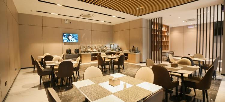 柏曼酒店(儋州那大夏日广场店)图片