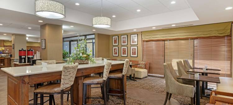 贝斯特韦斯特克隆尼阿尔酒店(Best Western Colonial Inn)图片