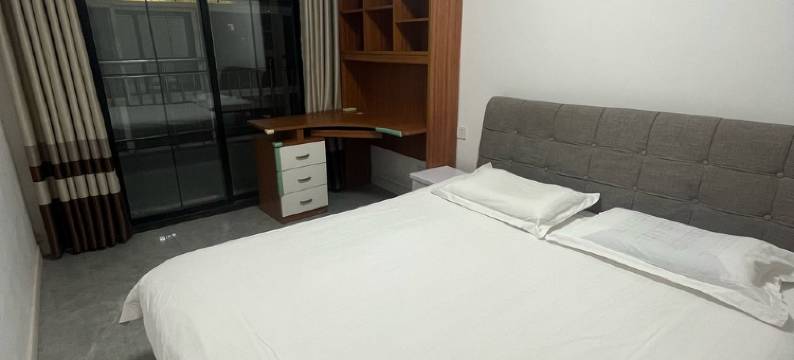 房东七七七七公寓(西平北街分店)图片