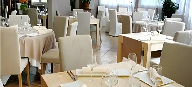 洛吉斯酒店 - 白色小屋,附设小酒馆(Logis Hôtel la Magnanerie - Côté Bistro)图片