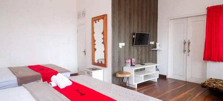 格罗约根塞武塔旺曼古附近的红门(RedDoorz Near Grojogan Sewu Tawangmangu)图片