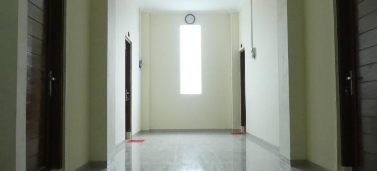 红门酒店-近巴拉贡购物中心三宝垄2号(RedDoorz near Paragon Mall Semarang 2)图片