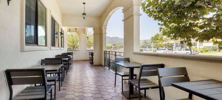 贝斯特韦斯特优质蒂梅丘拉葡萄酒乡优质套房酒店(Best Western Plus Temecula Wine Country Hotel & Suites)图片