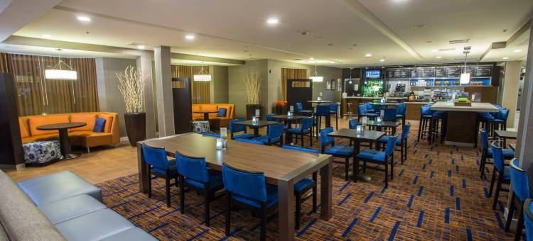 波士顿雷纳姆万怡酒店(Courtyard Boston Raynham)图片