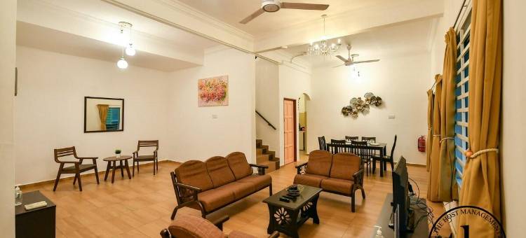 位于甘榜武吉光的4卧室独栋房屋-278平方米|带3个独立浴室(Luxury Semi-D (Hi-Speed Internet with TVbox) 11pax)图片