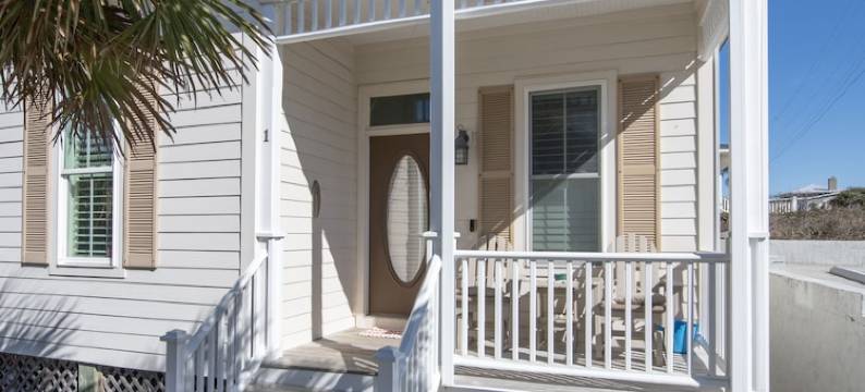 5 Star Reviews! Luxury Home, Pool, Steps from Ocean,Sleeps 7, Shops,Restaurants图片