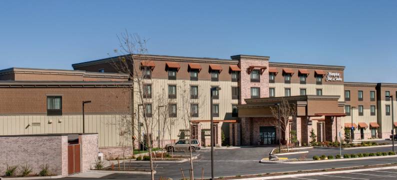 阿斯托里亚希尔顿欢朋套房酒店(Hampton Inn & Suites Astoria)图片