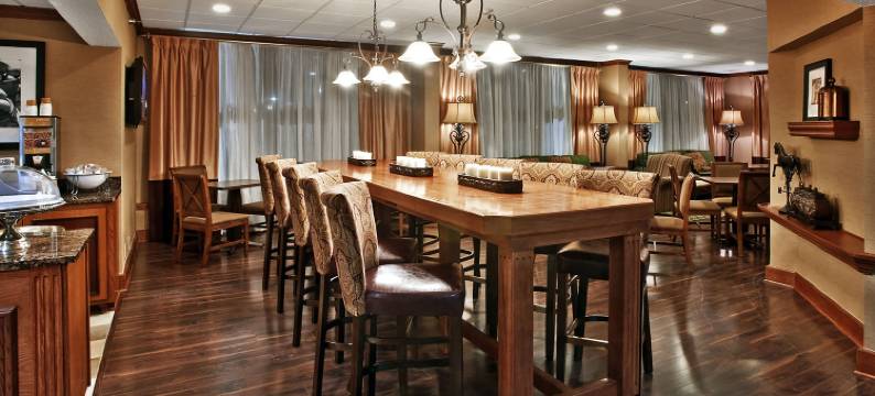 博林格林希尔顿欢朋酒店(Hampton Inn Bowling Green)图片