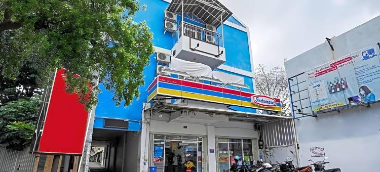 近银河购物中心红门旅馆(RedDoorz Plus Near Galaxy Mall)图片