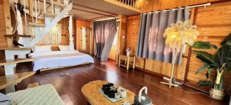 日照海边大船民宿图片