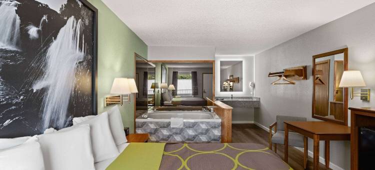 布兰森 / 谢泼德希尔斯高速公路温德姆速 8 汽车旅馆(Super 8 by Wyndham Branson / Shepherd of the Hills Exwy)图片