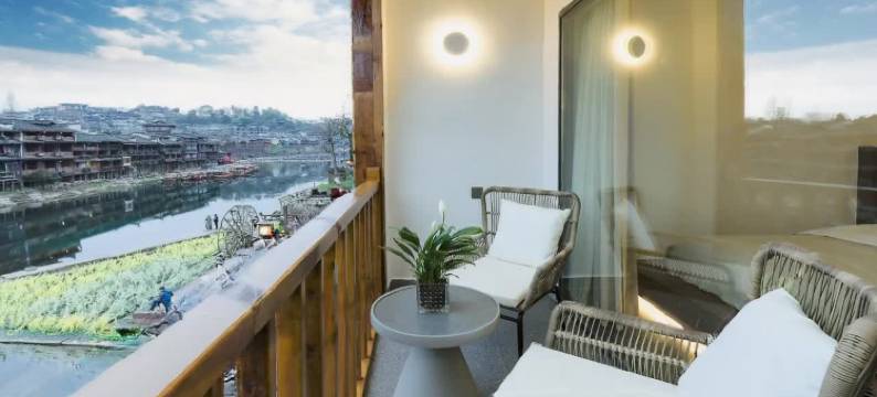 壹号·半居江景民宿图片