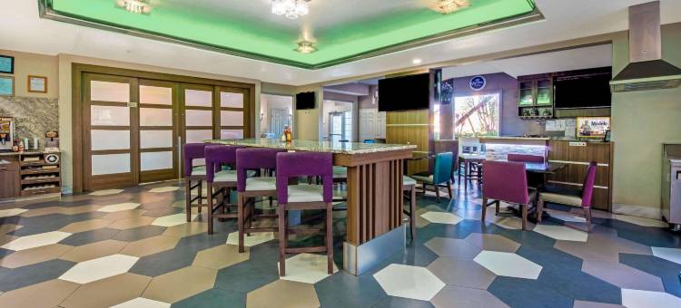 休斯顿金伍德医疗拉昆塔温德姆套房酒店(La Quinta Inn & Suites by Wyndham Kingwood Houston IAH Airpt)图片