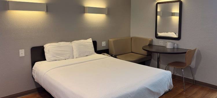 西米谷6号汽车旅馆(Motel 6 Simi Valley, CA)图片