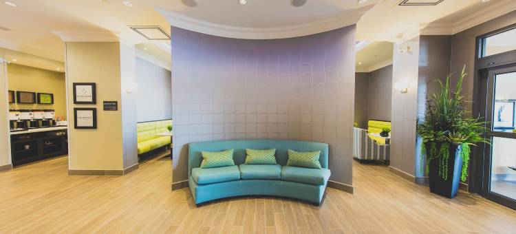 希尔顿欢朋酒店及套房博尔顿(Hampton Inn & Suites by Hilton Bolton)图片