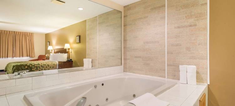 伊克诺旅馆-莱克米尔斯(Econo Lodge Lake Mills)图片