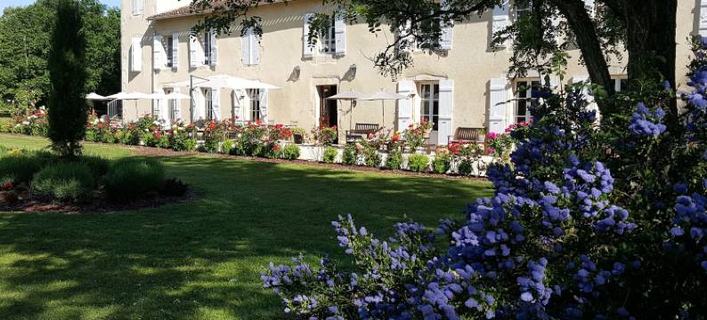 布鲁哈思魅力宅邸酒店(Maison d'hôtes de Charme les Bruhasses)图片