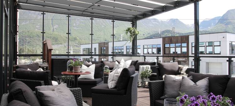 巴特瓦峡湾酒店(Brattvåg Fjordhotell)图片