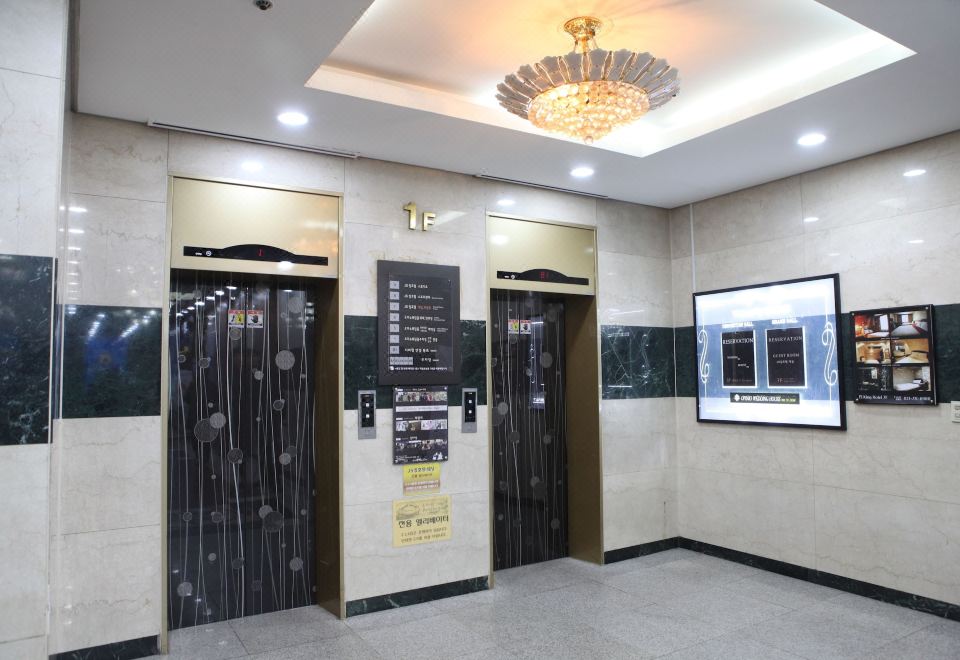 KING HOTELHotel Overview