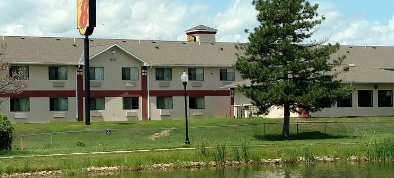 奥马哈埃普利机场-卡特湖温德姆速8酒店(Super 8 by Wyndham Omaha Eppley Airport/Carter Lake)图片