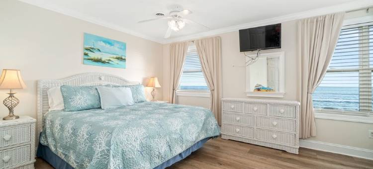 迷人海滨五卧度假屋，景观优美(Charming 5-bedroom oceanfront duplex with wonderful views)图片