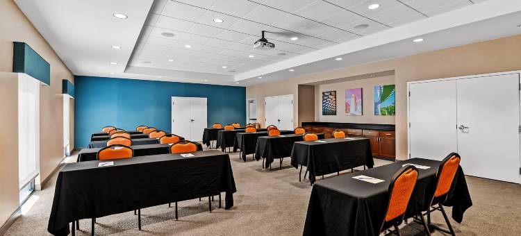 希尔顿欢朋酒店-奥马哈西道奇路-老磨坊(Hampton Inn Omaha/West Dodge Road (Old Mill))图片